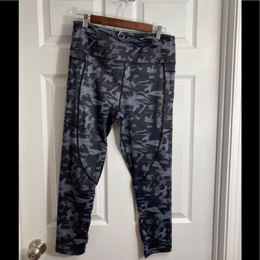 NWOT Zyia active leggings capris